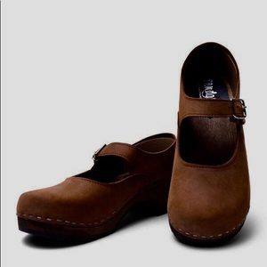 Sandgrens Mary Jane Clog in Brown
